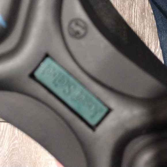 Josef Seibel black elastic and leather loafers. Mint condition. Size 10.5 - Picture 9 of 12